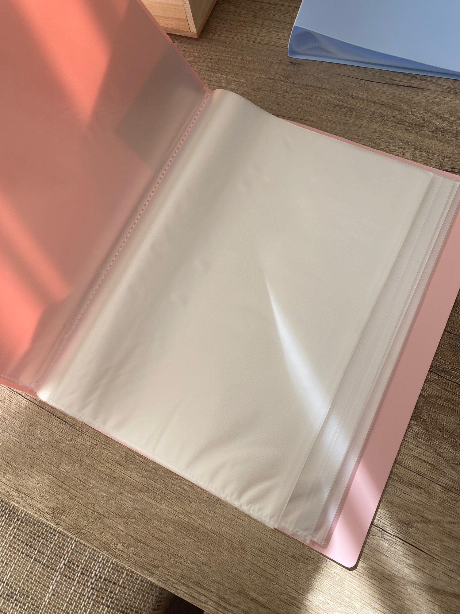 A4 Folder with 100 Sleeves